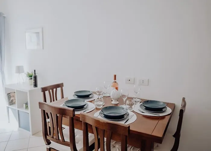Torre Dalu' - A Due Passi Dalla Di Porta Vecchia, Con Terrazzo Privato E Netflix Nyaraló Monopoli