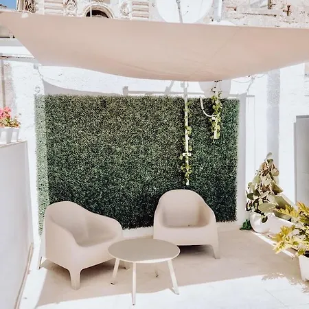 Torre Dalu' - A Due Passi Dalla Di Porta Vecchia, Con Terrazzo Privato E Netflix Holiday home