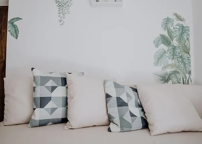 Torre Dalu' - A Due Passi Dalla Di Porta Vecchia, Con Terrazzo Privato E Netflix בית נופש